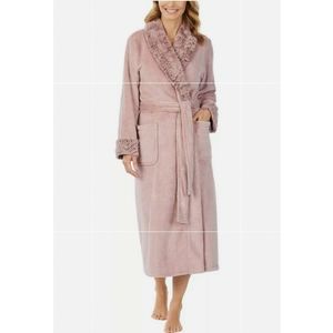 Robe (Carole Hochman Brand)